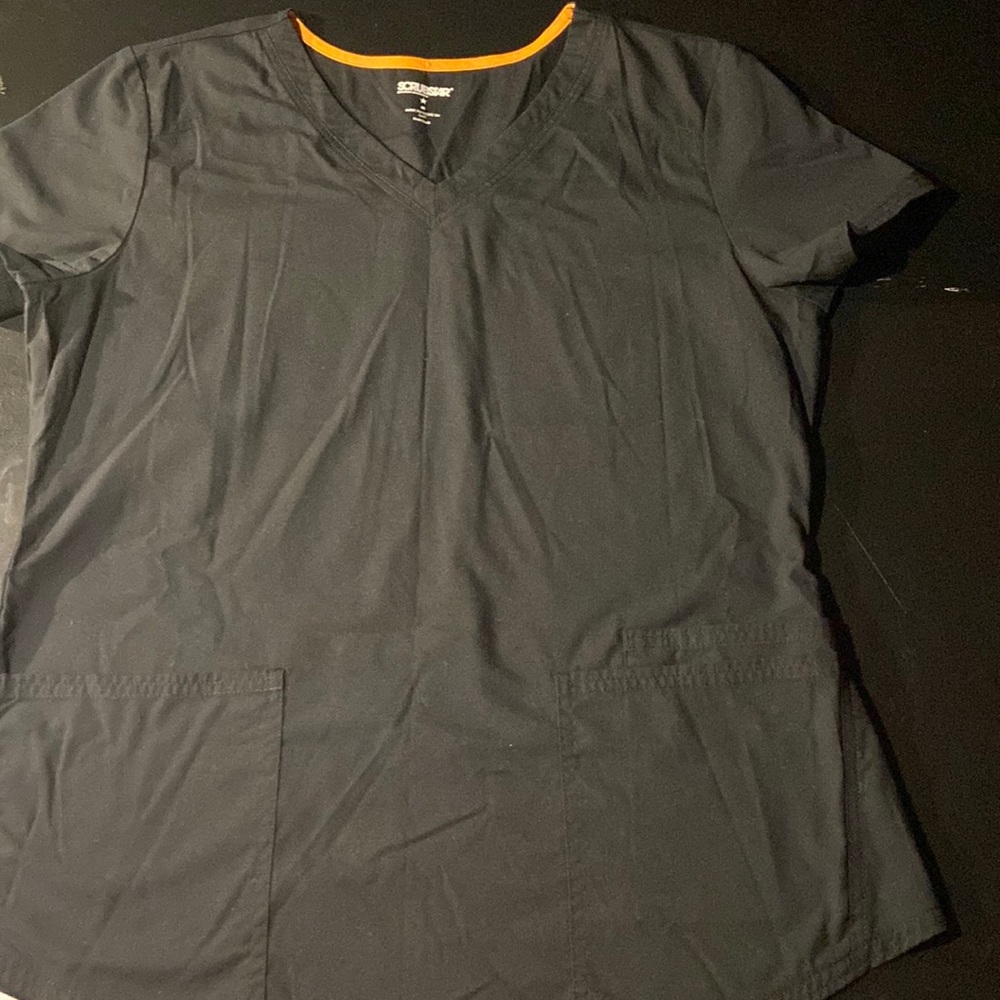 Scrubstar Medium Black Scrub Top with 3 pockets.